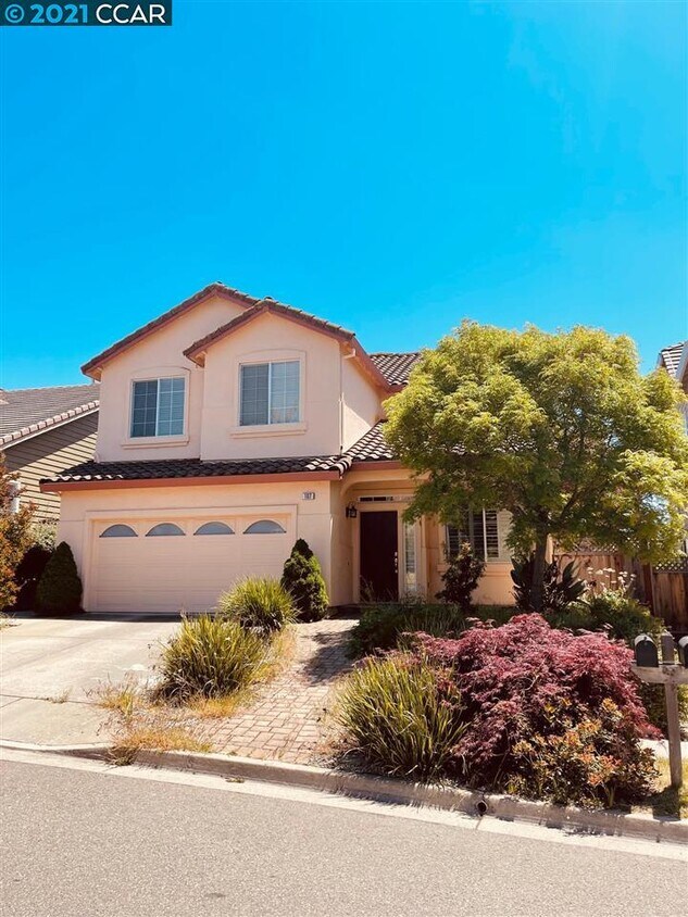Foto principal - 107 Woodcrest Dr