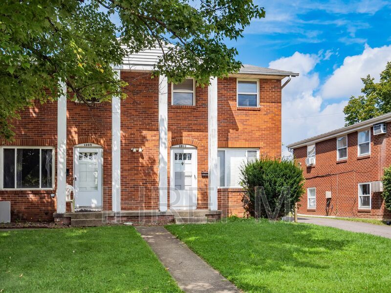Primary Photo - 1305 Barnett Rd