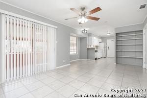 Foto del edificio - 5836 Sloan Dr