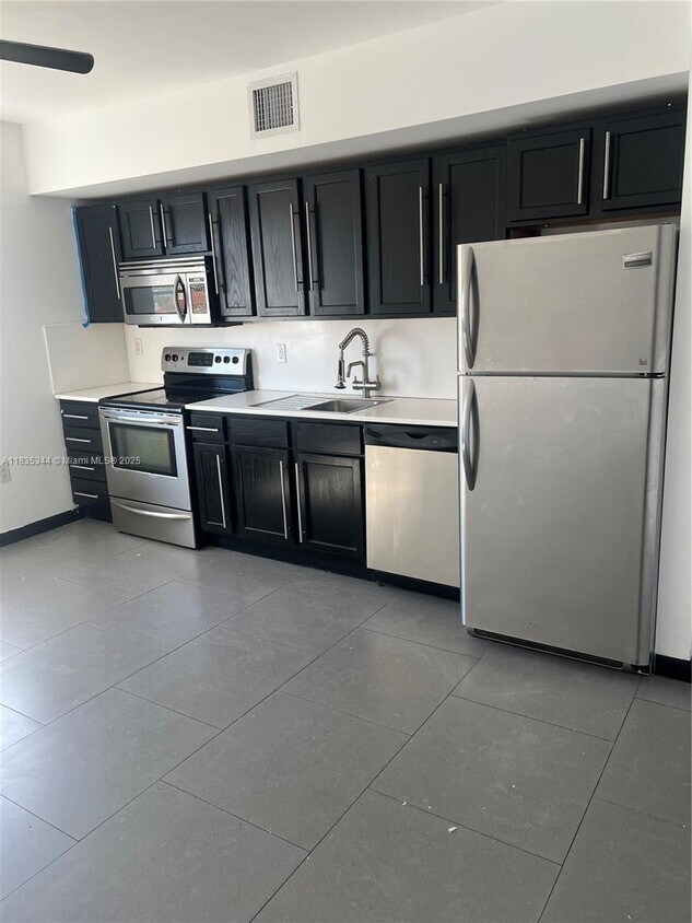 Foto principal - 1876 SW 11th Terrace