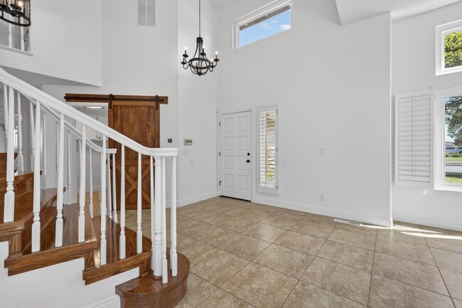 Building Photo - Toro Sunshine Expansive 4 Bed/ 3 Bath Home!