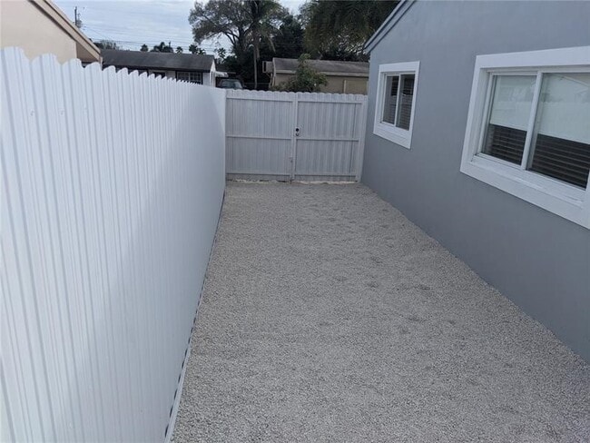 Foto del edificio - 6991 Coolidge St