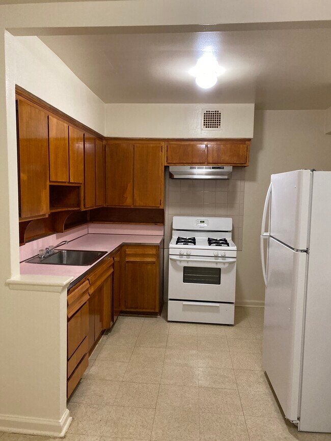 Cocina - 2065 E 60th St
