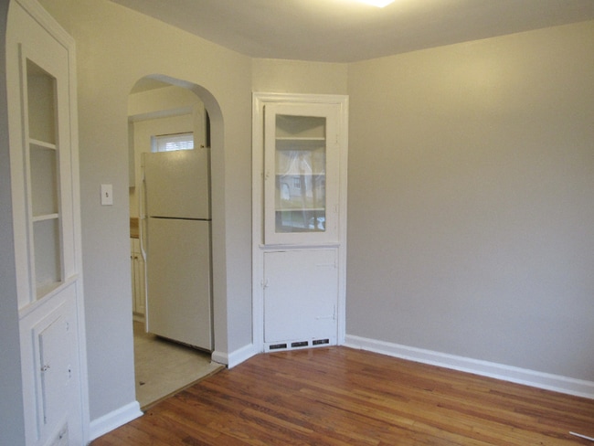 Building Photo - 3647 Ravenwood Ave