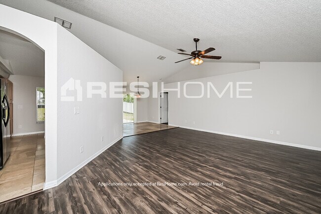 Building Photo - NEW BEAUTIFULLY RENOVATED HOME!