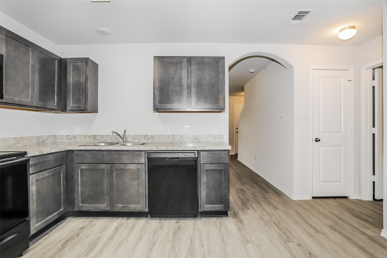 Building Photo - 217 Pronghorn Dr