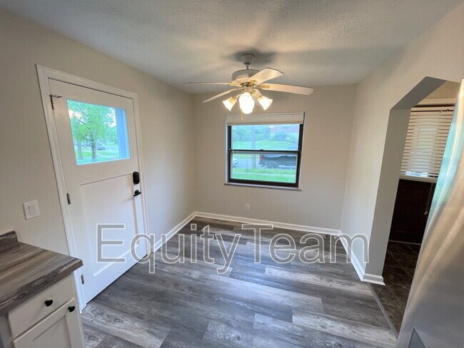 Photo - 2854 Allview Cir House