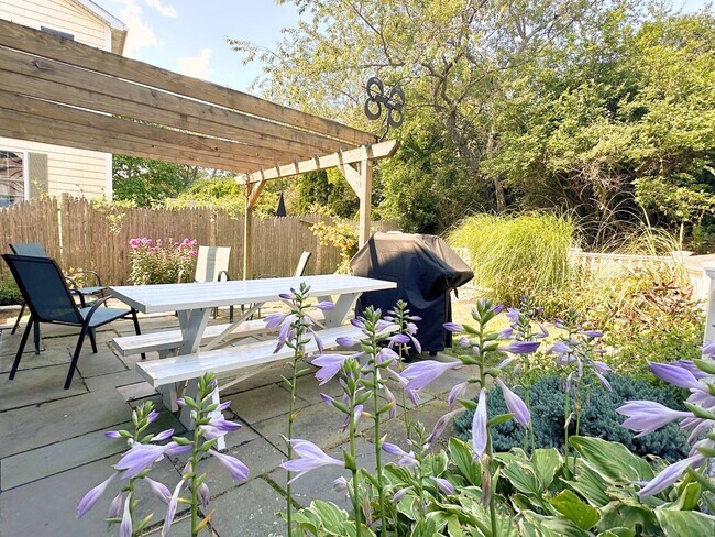 Foto del edificio - Winter Rental: Available Now-May 31