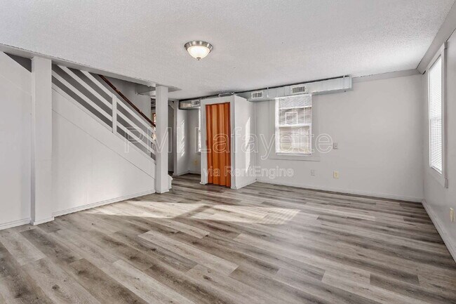 Foto del edificio - 106 E Vine St