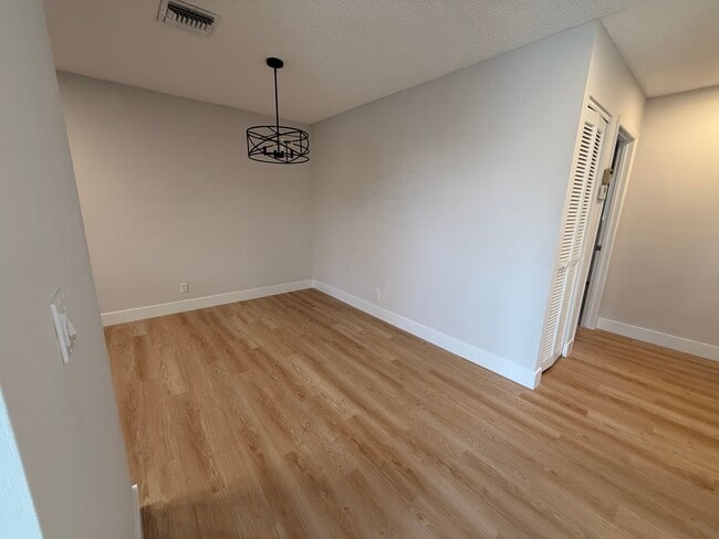 Building Photo - 531 N J St