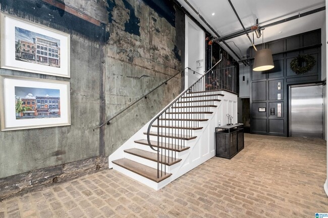 Building Photo - 2227 2nd Ave N