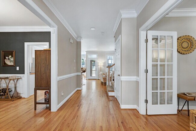 Foto del edificio - 2711 Ashland Dr