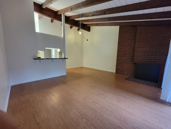 Foto del edificio - 7340 Ventura Canyon Ave