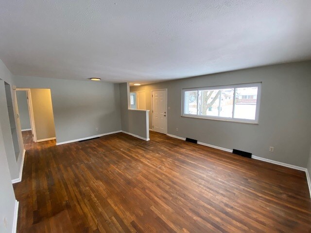 Building Photo - 3394 Seabrook Ave