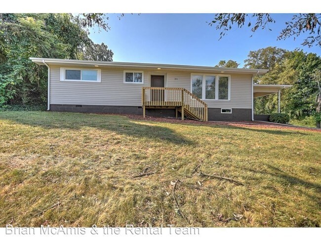 Foto del edificio - 301 Rhea Cir