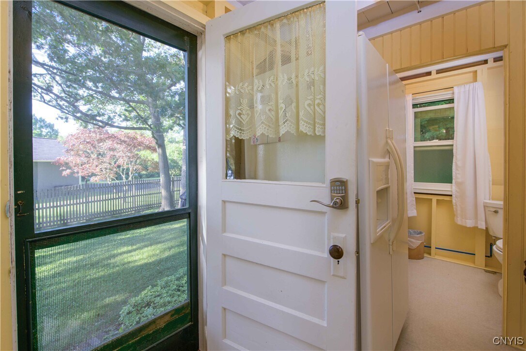 Building Photo - 3177 E Lake Rd