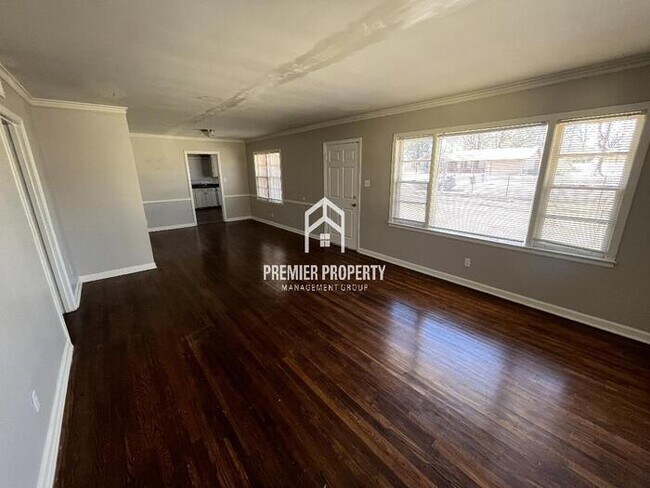 Foto del edificio - 4528 Faronia Rd