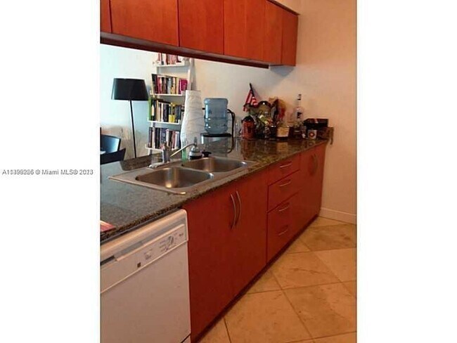 Building Photo - 1200 Brickell Bay Dr
