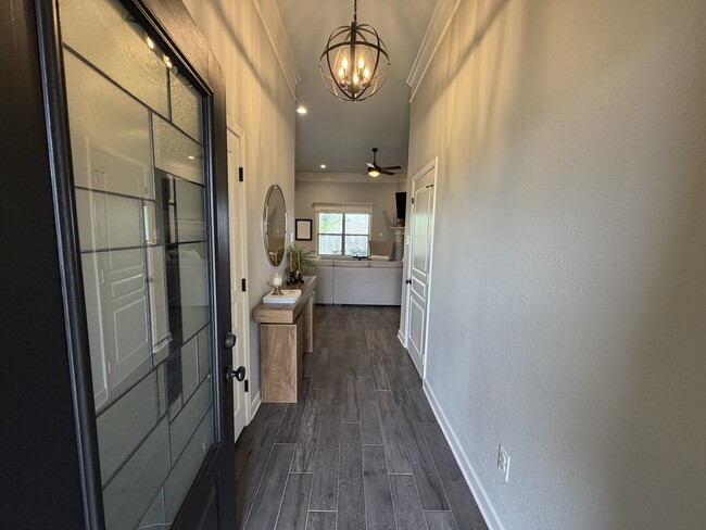 Building Photo - 787 Mango Loop