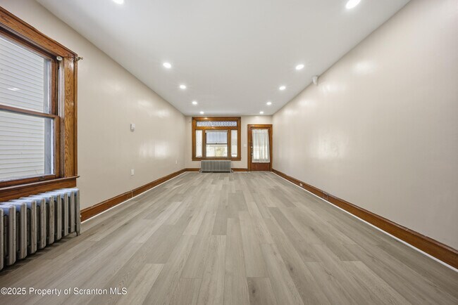 Foto del edificio - 1312 N Washington Ave