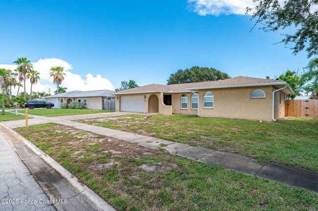 Building Photo - 645 Caiman St