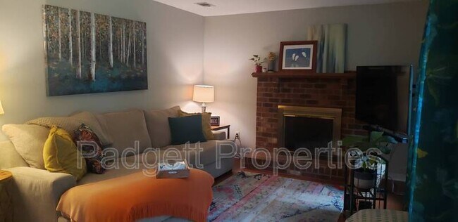 Foto del edificio - 7100 Deer Run Ln