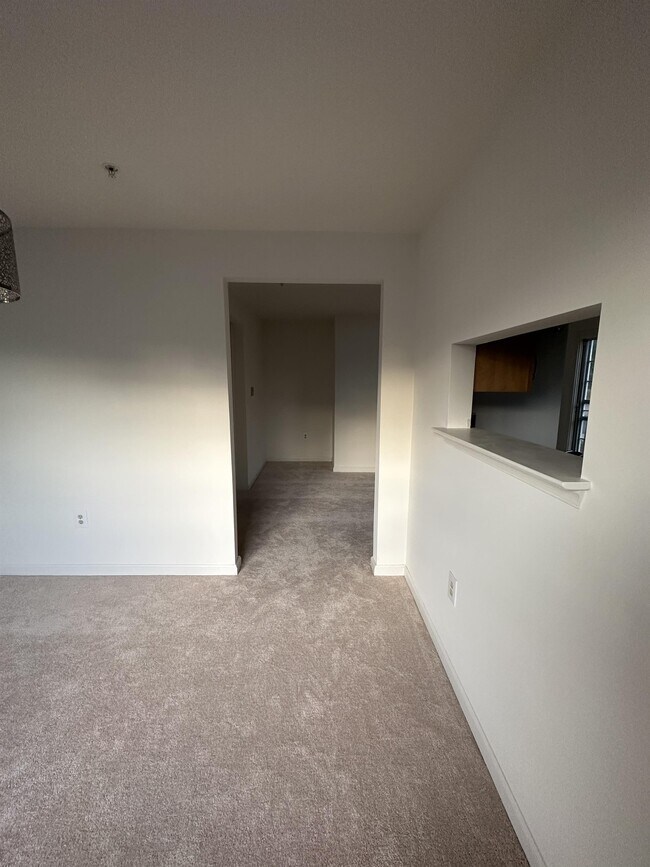 Foto del edificio - 2422 Hillsdale Pl