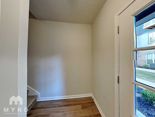 Building Photo - 302 Negri Ct