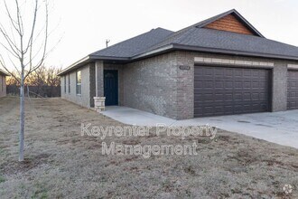 Building Photo - 1754 Eighty-Niner Ter