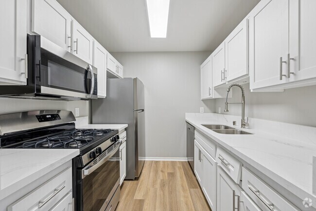 Plan B - 2 habitaciones, 1 baño - 783 pies cuadrados - Cocina - Azusa Gardens Apartments