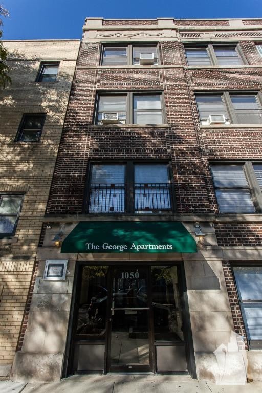 Foto del edificio - 1050 W George St