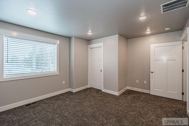 Building Photo - Bake Place 3 Bed 2.5 Bath New Build