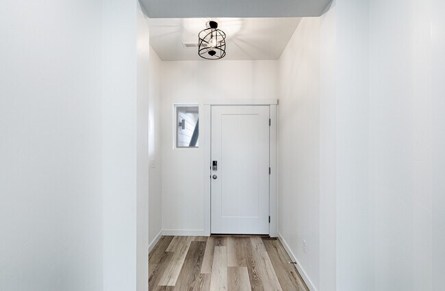 Building Photo - 3069 S Trafori Ave