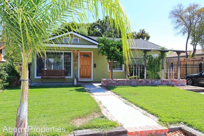 Building Photo - 3 br, 2 bath House - 1058 Shamrock Dr