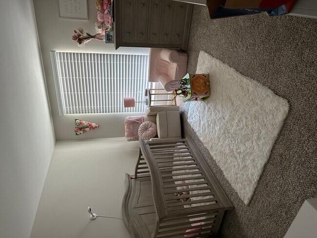 Foto del edificio - 1100 N Plum Grove Rd