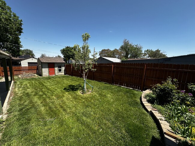 Building Photo - ***AVAILABLE IMMEDIATELY*** Charming Home ...