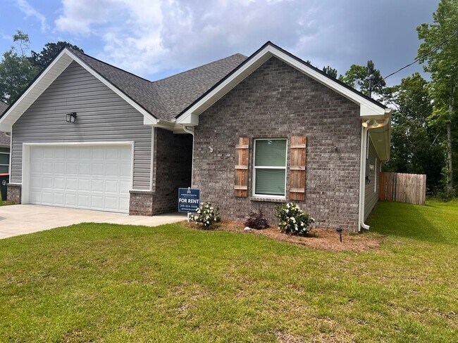 Building Photo - Home for Rent in Bay Minette, AL!! Availab...