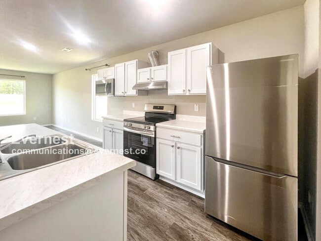 Building Photo - 10420 Debbie Dr