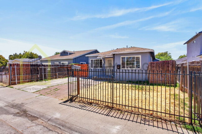Photo - Spacious 3-Bed, 2-Bath Haven in Sacramento Apartment