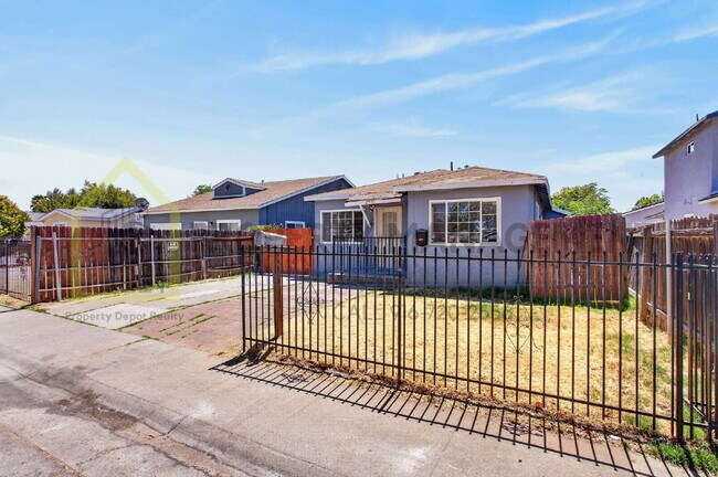 Foto del edificio - Spacious 3-Bed, 2-Bath Haven in Sacramento