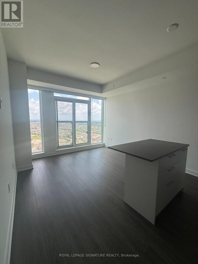 Building Photo - 40 Lagerfeld Dr