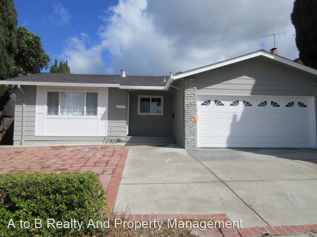 Primary Photo - 4 br, 2 bath House - 1755 Yosemite Dr