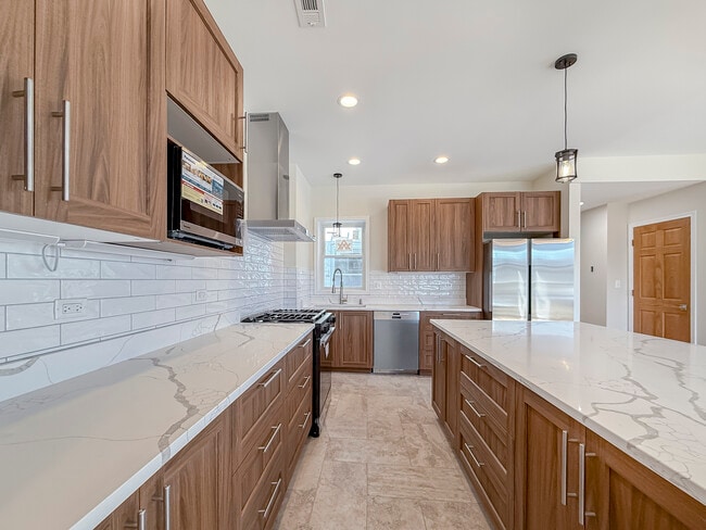 Building Photo - 6411 W Irving Park Rd