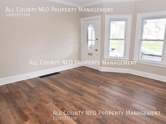 Building Photo - 1224 W Clifton Blvd