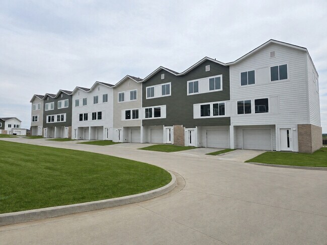 Foto del edificio - Tallgrass Apartments