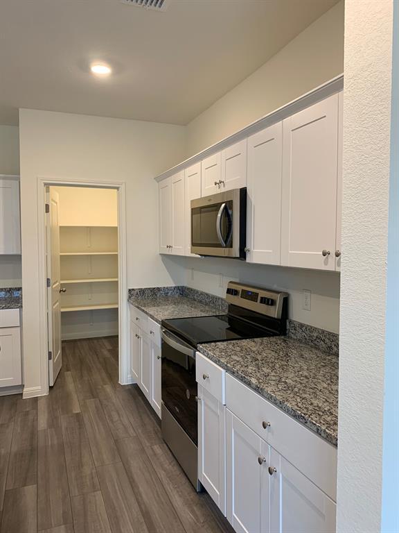 Building Photo - 319 Robins Nest Ln