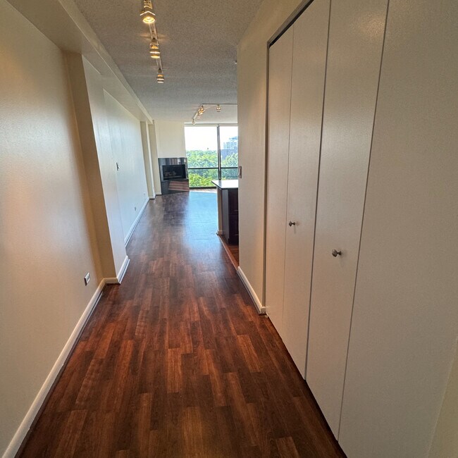 Foto del edificio - 1309 N Wells St