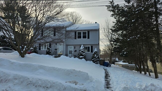 Building Photo - 32 Morrison St