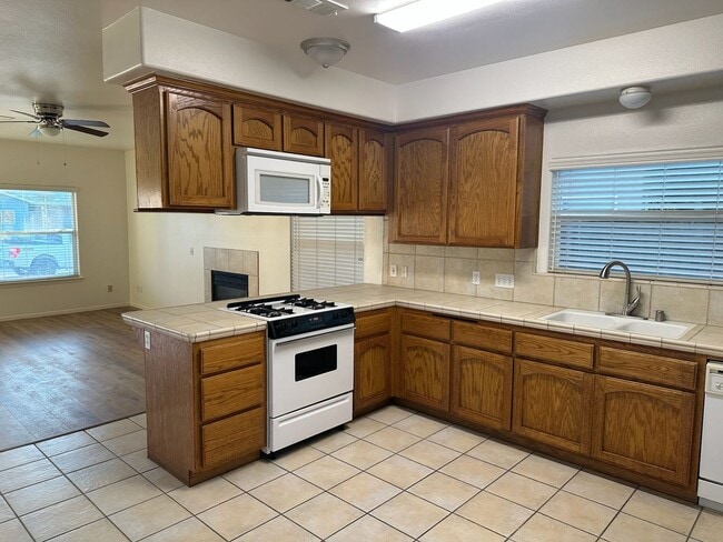 Foto del edificio - 1173 Meadow Ave