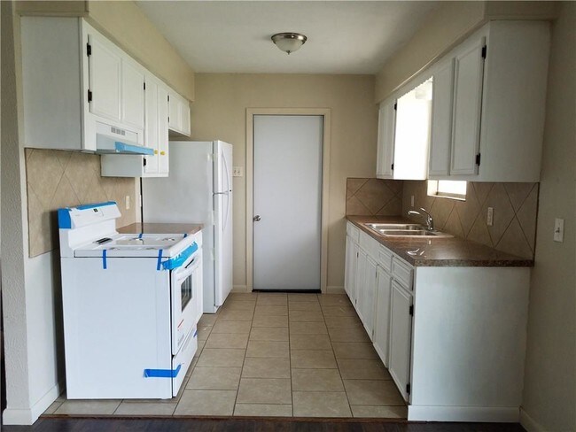 Building Photo - 135 Allen Dr